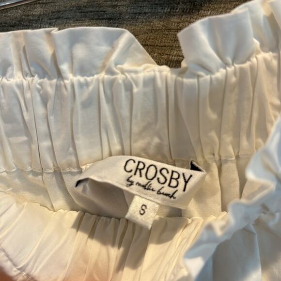 Crosby NWOT Off/on Shoulder 100% Cotton Top with colorful Tassels. - Picture 4 of 8